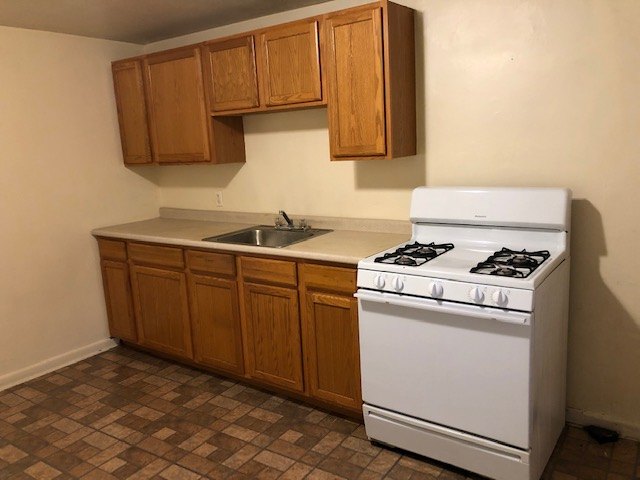 Virgilio Property Management | 1 Bedroom Holyoke Highlands